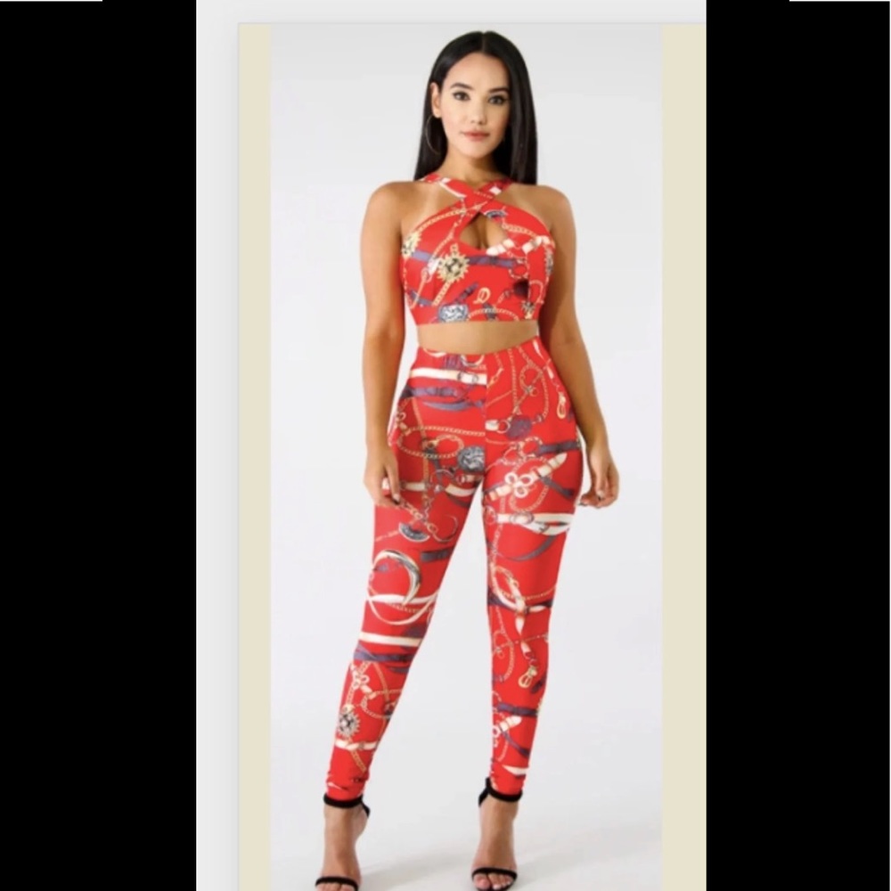 RED MEDALLION STRETCHY BRAND NEW HALTER PANT LEGGINGS SET